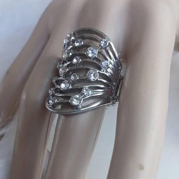 Paparazzi Silver Ring with Dazzling Accents - Picture 8 of 10